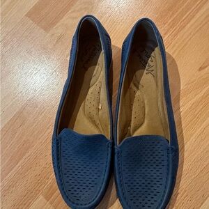 Natural Soul Navy Perforated Flats